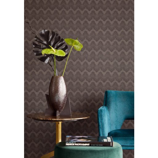 Eijffinger Topaz 394524 WAVE Grafikus Chevron /cikk-cakk/ minta szürkésbézs barna szürkésbarna fémes hatás tapéta