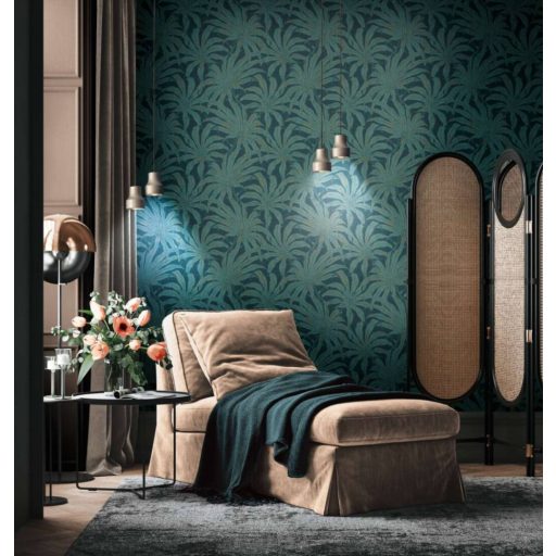 Trópusi levelek modern fémes megjelenítésben petrolkék zöld és arany tónus fémes hatás tapéta