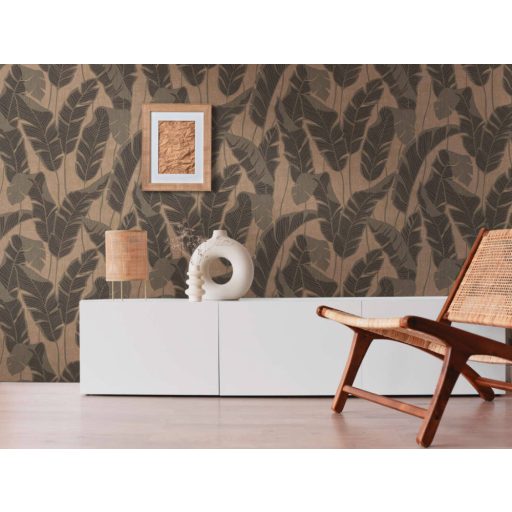 Szemet gyönyörködtető trópusi illusztráció - pálmalevelek 3D mintája bézses rózsaszín barna szürke és arany fémes hatás tapéta