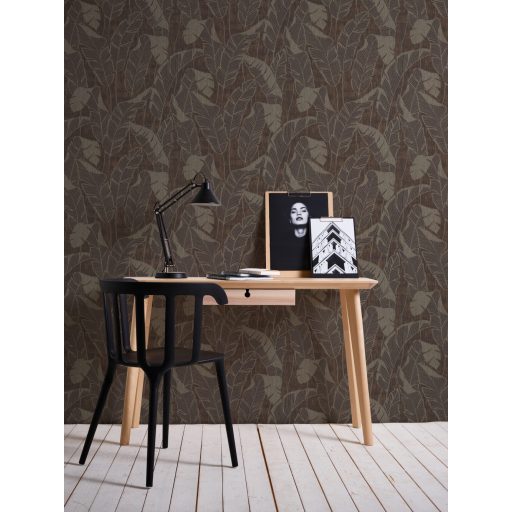 Szemet gyönyörködtető trópusi illusztráció - pálmalevelek 3D mintája bézs barna sötétbarna/antracit és arany fémes hatás tapéta