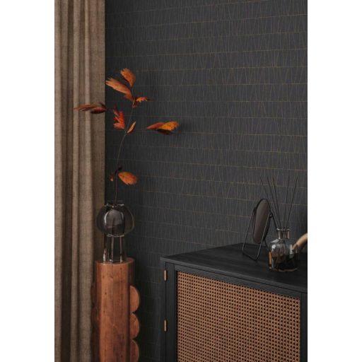 Fémes vonalakkal kialakított grafikus mozaikminta antracit/fekete és arany tónus fémes hatás tapéta