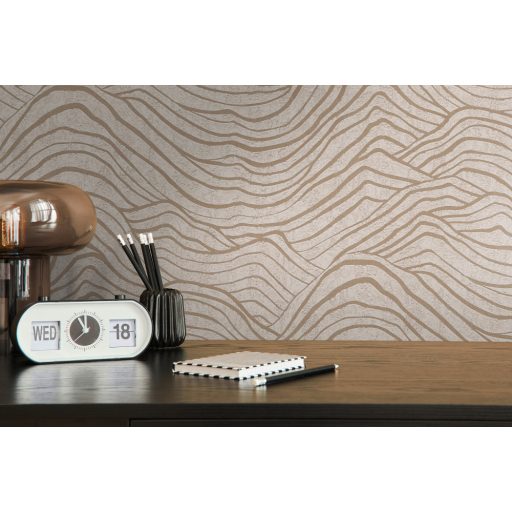 Top design! Absztrakt és egzotikus fémes 3D hullámminta beton háttéren bézs szürkésbézs és arany tónus fémes hatás 