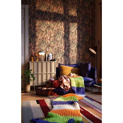 Változatos és színes trópusi levélmotívum fekete bézs sárga zöld és piros tónus tapéta