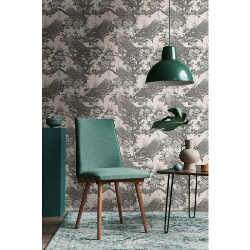 Vintage ázsiai ihletésű design pávákkal és dús virágokkal világosbézs szürke és szürkésbarna tónus tapéta