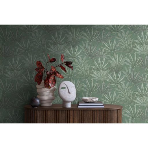 Botanikai rajz hatású egymást átfedő pálmalevelek mintája pasztell zöld halvány zöld és szürkészöld tónus tapéta