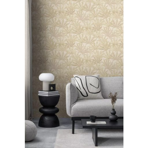 Botanikai rajz hatású egymást átfedő pálmalevelek mintája krémszín bézs és halvány homokszín tónus tapéta