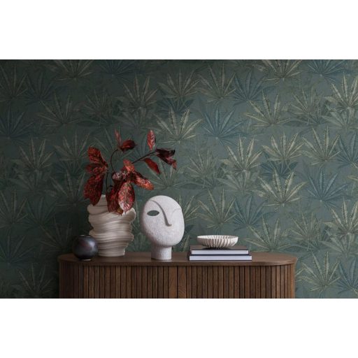 Botanikai rajz hatású egymást átfedő pálmalevelek mintája zöld kék szürkészöld és bézs tónus tapéta