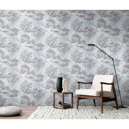 Légies és könnyed akvarell hatású gomolygó felhőmintázat halvány kék fehér és világosszürke tónus tapéta