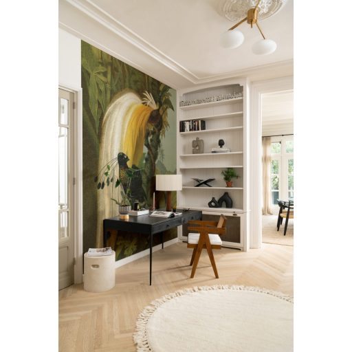 Bravúros természeti kép - díszes tollazatú páva a fa ágán zöld fehér szines falpanel