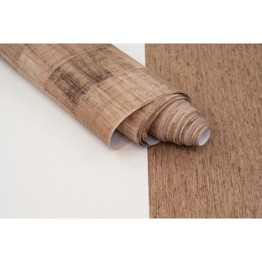 Esztétikus parkett design a fa melegségével csíkokba rendezve mély barna és világosbézs tónus és sötét szemcsék tapéta