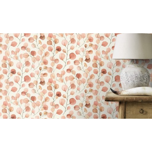 Könnyed és légies eukaliptuszlevelek terülnek szét a falon krémfehér korall és vörös tónus tapéta