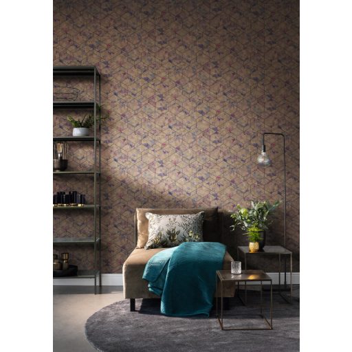 Rasch Andy Wand 649611 Geometrikus grafikus 3D hatszögek kombinációja betonhatású alapon fémes arany éjkék lila tapéta