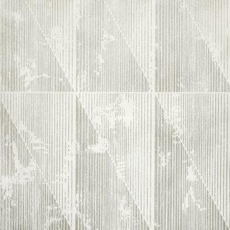   Váltakozó háromszögek kopottas megjelenésben meg-megszakadó vonalakkal elefántcsont ezüstszürke és csillogó fémes arany tapéta