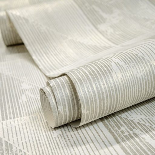 Váltakozó háromszögek kopottas megjelenésben meg-megszakadó vonalakkal elefántcsont ezüstszürke és csillogó fémes arany tapéta