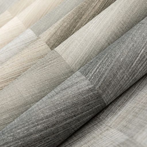 Halszálkába rendezett elegáns és természetes fa textúra mintázat szürke és ezüstszürke tónus finom fémes hatás tapéta