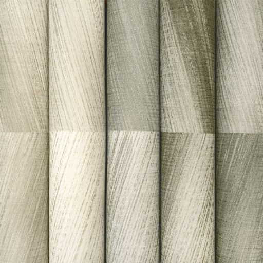 Halszálkába rendezett elegáns és természetes fa textúra mintázat homokszín/bézs és szürkésbarna finom arany fémes hatás tapéta