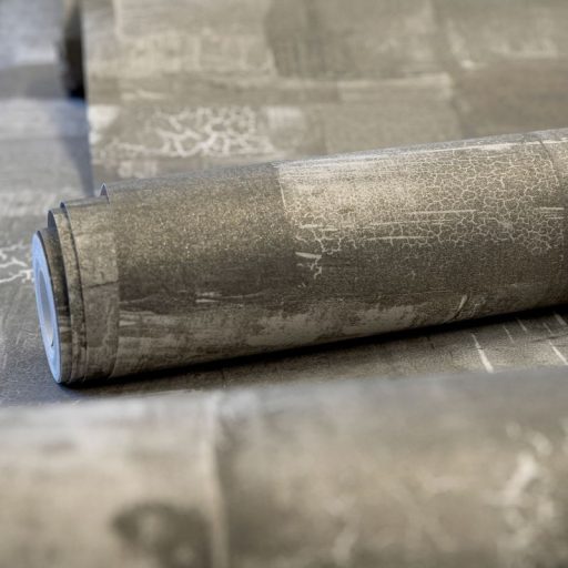 Festékrétegek átfedésében repedezett csillámló felületű töredezett grafikus minta szürke barna szürkésbarna és fehér tónus tapéta