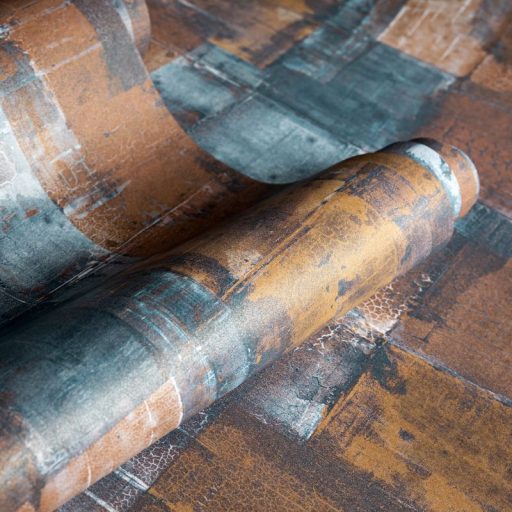 Festékrétegek átfedésében repedezett csillámló felületű töredezett grafikus minta kék bronz fehér vöröses és rozsdabarna tónus tapéta