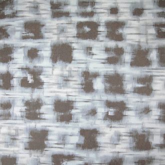   Monokróm Ikat minta elmosódó geometriai formákkal kékesszürke lágy acélkék és meleg szürke tónus tapéta