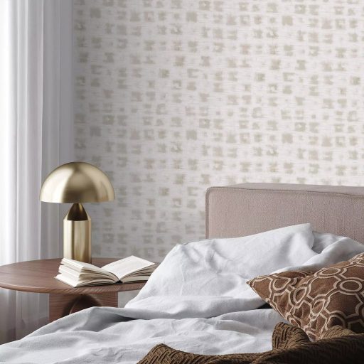 Monokróm Ikat minta elmosódó geometriai formákkal lenszín krémfehér pezsgő és halvány bézs tónus tapéta