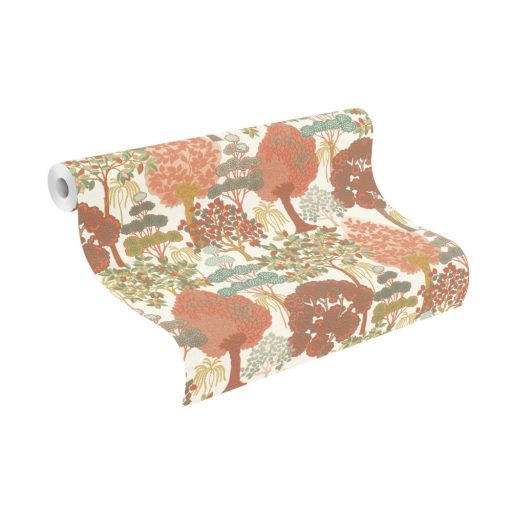 Erdei séta fantáziadúsan megrajzolt fák között textil háttéren krémfehér piros zöld és aranysárga tónus tapéta