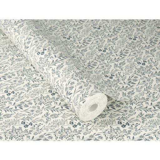 Sűrű mégis légies kompozíció - mikro-botanikus virág és levél rajzolat krémfehér és porcelánkék/acélkék tónus tapéta