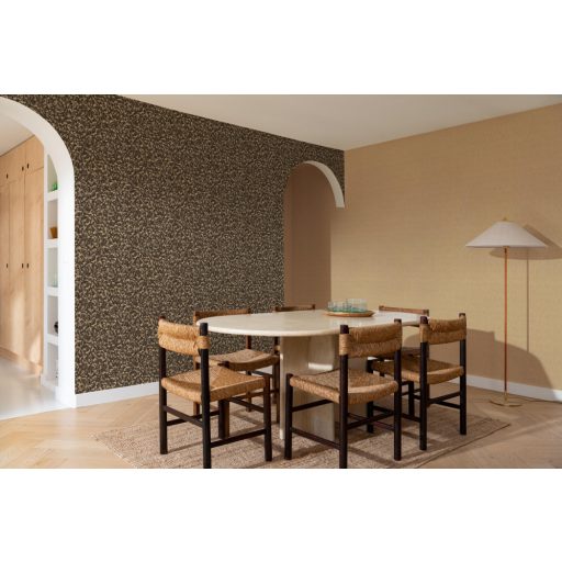 Skandináv és természetes megjelenésű a fa kérgére emlékeztető grafikus minta barna/bronzbarna szürkésbarna és antracit tónus tapéta