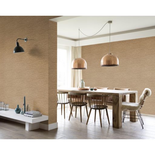 Skandináv és természetes megjelenésű a fa kérgére emlékeztető grafikus minta világos sárgaréz és barna tónus tapéta