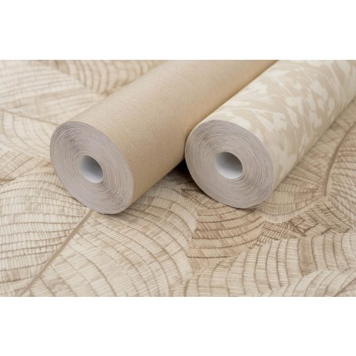 Bájos virágos design a háttérből felsejlő ágakkal krém gyöngyház és világosbézs tónus finom fémes csillogás tapéta