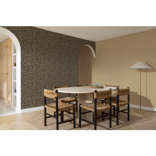 Bájos virágos design a háttérből felsejlő ágakkal sötétszürke/antracit szürkésbarna és világos rézszín tónus finom fémes csillogás tapéta