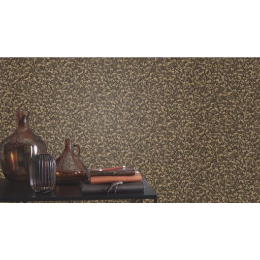 Bájos virágos design a háttérből felsejlő ágakkal sötétszürke/antracit szürkésbarna és világos rézszín tónus finom fémes csillogás tapéta