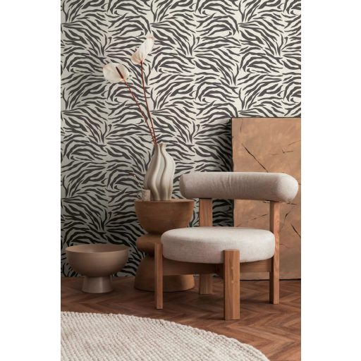Természet szépségét idéző vad és elegáns zebraminta krémszín és fekete tónus tapéta