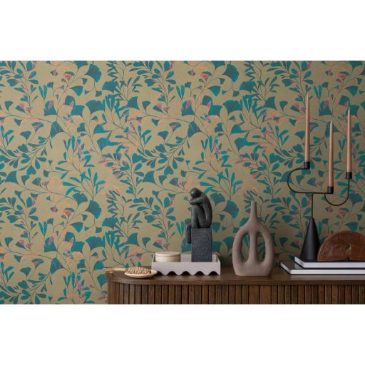 Botanikai ihletésű stilizált gingkolevél design aranyló bézs türkiz és korall-rózsaszín tónus tapéta