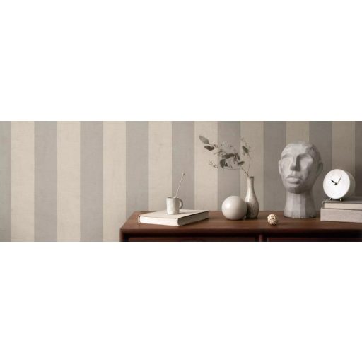 Elegáns és klasszikus csíkos minta modern strukturált háttéren bézs és szürke tónus tapéta