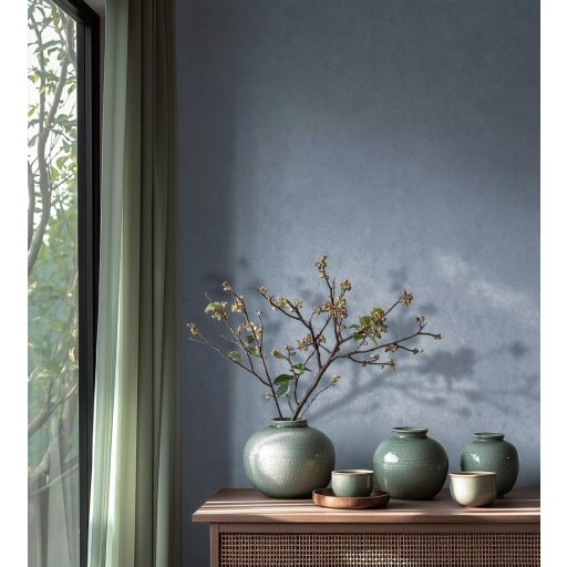 Enyhén texturált egyszínű finom vakolatminta kék/szürkéskék tónus tapéta