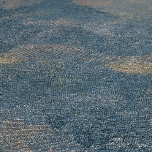 Légies álomszerű és festői felhőmintázat impresszionista stílusjegyekkkel lágy kék rózsaszín/roségold és arany tónus fémes hatás tapéta