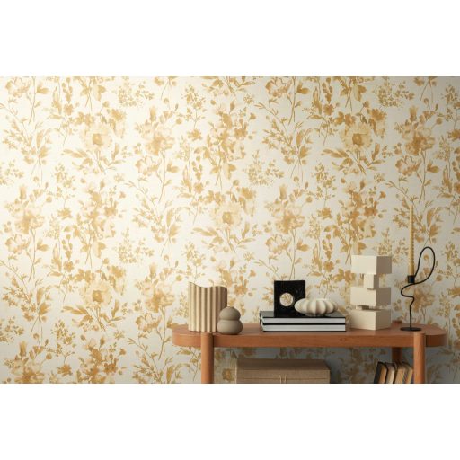 Nosztalgikus hangulatú akvarell romantikus virágminta krémfehér és arany - halvány pezsgőszíntől az okkersárgáig tónus tapéta