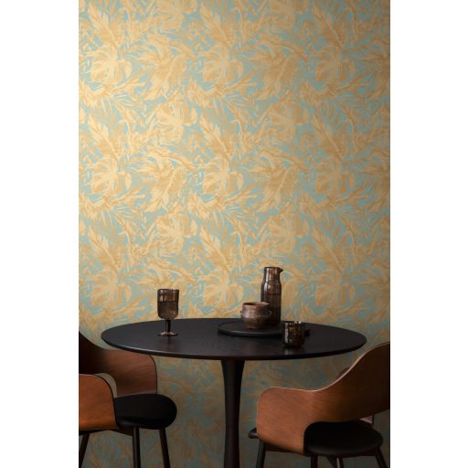 A városi dzsungel sűrűje! Luxus és dráma trópusi levelekkel kék/jégkék és arany tónus fémes hatás tapéta