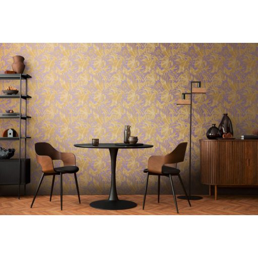 A városi dzsungel sűrűje! Luxus és dráma trópusi levelekkel lila/orgonalila és arany tónus fémes hatás tapéta