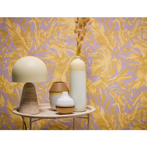 A városi dzsungel sűrűje! Luxus és dráma trópusi levelekkel lila/orgonalila és arany tónus fémes hatás tapéta