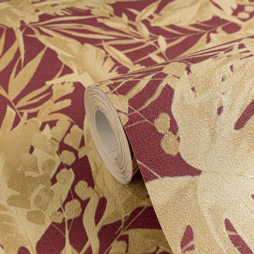 A városi dzsungel sűrűje! Luxus és dráma trópusi levelekkel parázsló bordó és fényűző arany tónus fémes hatás tapéta