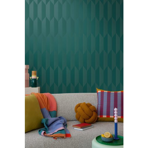 Geometrikus chevron minta kecses függőleges 3D vonulata smaragdzöld és petrol/zöldeskék tónus finom mintafény tapéta