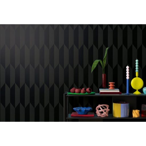 Geometrikus chevron minta kecses függőleges 3D vonulata antracit és fekete tónus finom mintafény tapéta