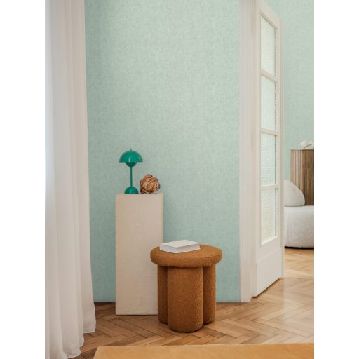 Keresztbe futó (ecset) vonásokkal kialakított lenvászon minta üde mentazöld tónus tapéta