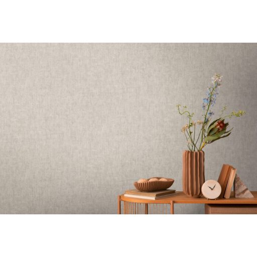 Keresztbe futó (ecset) vonásokkal kialakított lenvászon minta meleg szürkésbézs tónus tapéta