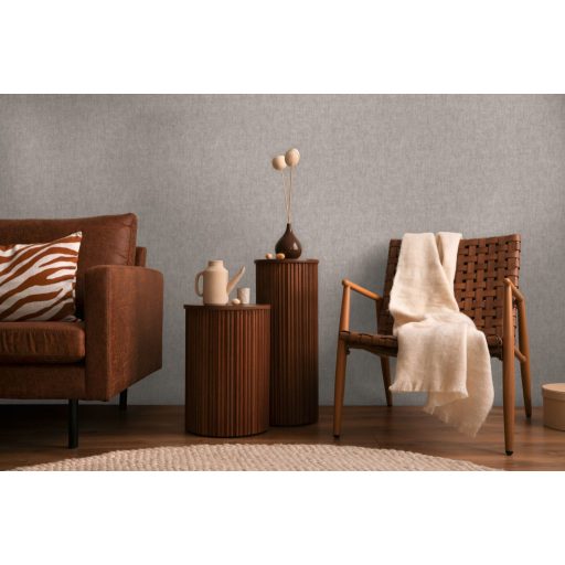 Keresztbe futó (ecset) vonásokkal kialakított lenvászon minta meleg szürkésbarna és ezüstszürke tónus tapéta