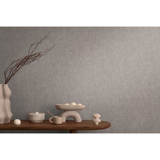 Keresztbe futó (ecset) vonásokkal kialakított lenvászon minta meleg szürkésbarna és ezüstszürke tónus tapéta