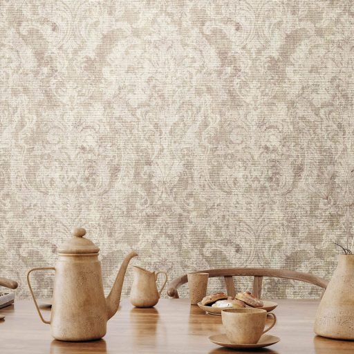 Rétegesen egymásra épülő gyöngyökkel díszített stilizált levél és virágmotívum világos bézs homokszín és szürkésbézs tónus tapéta