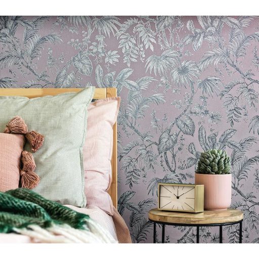 Trópusi növények levélzete textil háttéren rózsaszín szürke és ezüst tónusok fényes fémes hatás tapéta