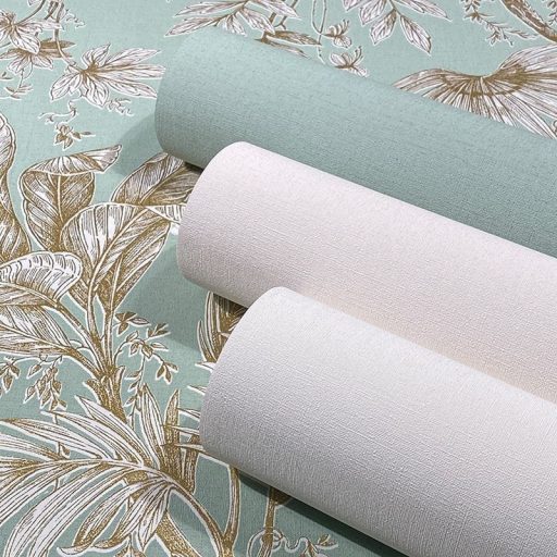 Trópusi növények levélzete textil háttéren zöld fehér és arany tónusok fényes fémes hatás tapéta